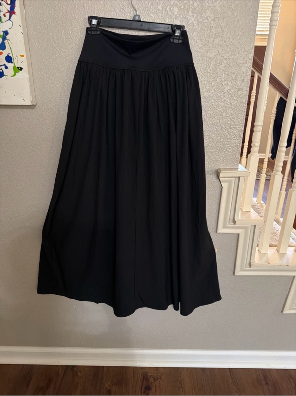HALARA Black Maxi Skirt with Relaxed Full-Length Silhouette